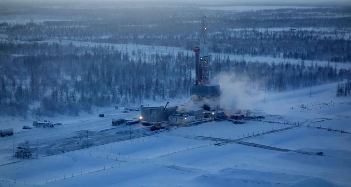 Spółka joint venture niemieckiej firmy Wintershall Dea sprzedaje Gazpromowi kondensat gazowy. Z kolei rosyjski koncern dostarcza paliwo do baz lotniczych, których piloci są oskarżani o zbrodnie wojenne w Ukrainie - wynika ze śledztwa telewizji ZDF i tygodnika "Der Spiegel". 