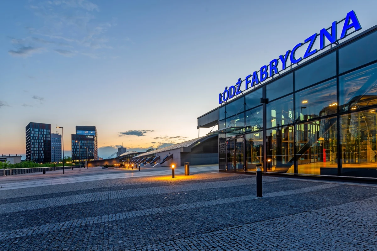 Od niedzieli (6 listopada) zacznie obowiązywać korekta kolejowego rozkładu jazdy w związku z pracami na Warszawskim Węźle Kolejowym. W Łódzkiem zmiany dla pociągów PKP Intercity i TLK są to głównie połączenia do, z i przez Warszawę.