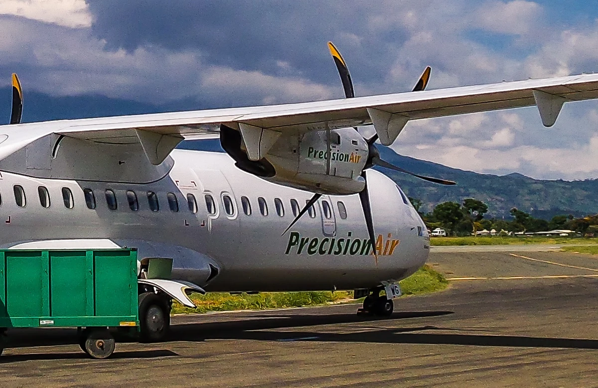 Co najmniej 19 osób zginęło w katastrofie samolotu pasażerskiego linii lotniczych Precision Air, który w niedzielę wylądował awaryjnie na Jeziorze Wiktorii w Tanzanii - poinformował premier kraju Kassim Majaliwa na konferencji prasowej. Samolot zmierzał do leżącego niedaleko jeziora lotniska w mieście Bukoba.