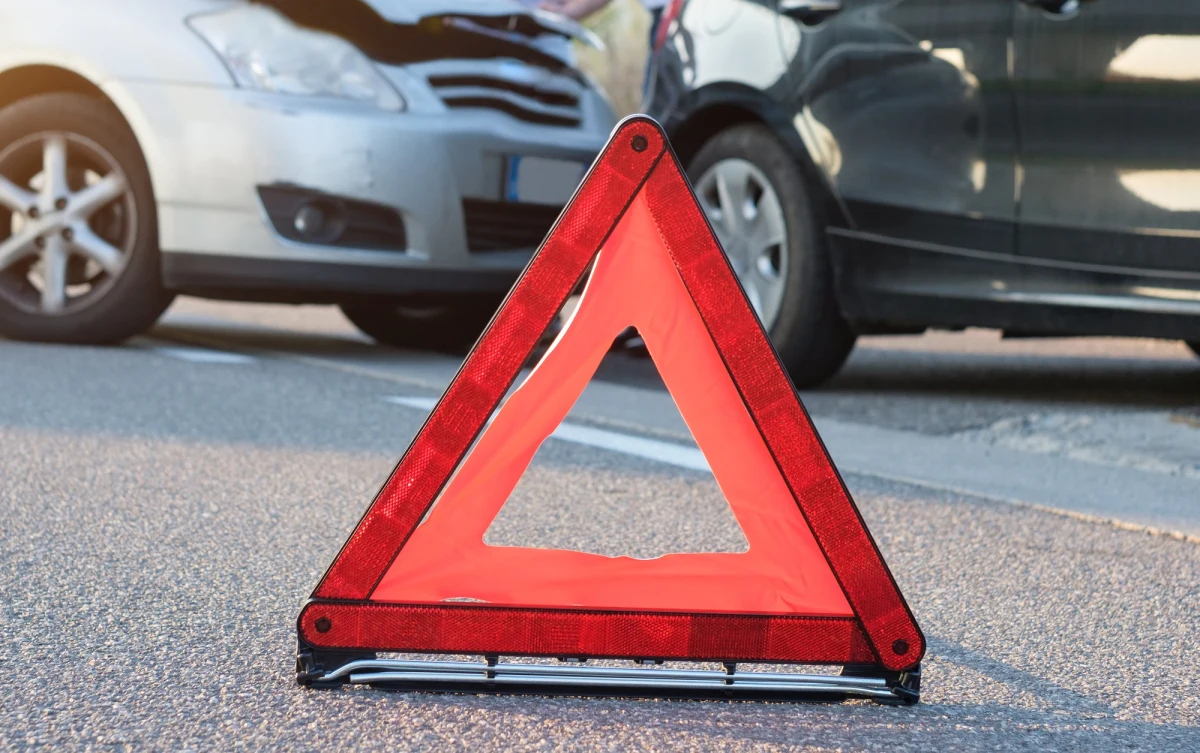 Pięć samochodów zderzyło się w niedzielę rano na dolnośląskim odcinku autostrady A4. Dwie osoby zostały ranne. Do zdarzenia doszło między węzłami Kostomłoty i Gościsław.