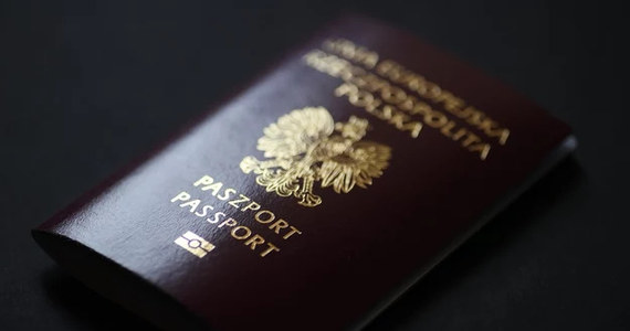 Ważna informacja dla tych, którzy chcą złożyć wniosek o paszport lub odebrać gotowy dokument. W najbliższych dniach nie będzie to możliwe. Z powodu wejścia w życie nowej ustawy i uruchomienia Rejestru Dokumentów Paszportowych punkty paszportowe zwieszają obsługę klienta.