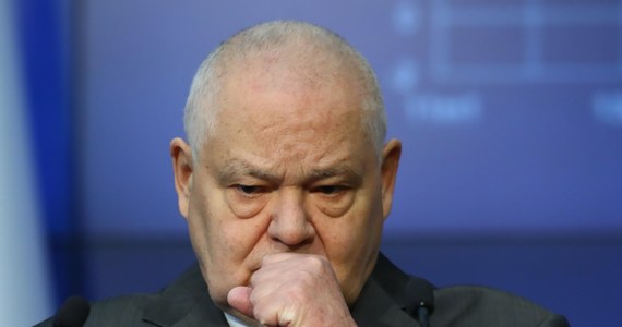 "Przyznaję uczciwie, że się przedtem nieco mylił, był zbyt optymistyczny" - powiedział w Olsztynie prezes PiS Jarosław Kaczyński o szefie NBP Adamie Glapińskim. Dodał, że robione jest wszystko co można robić w ramach walki z inflacją bez zmniejszania dochodów społecznych.