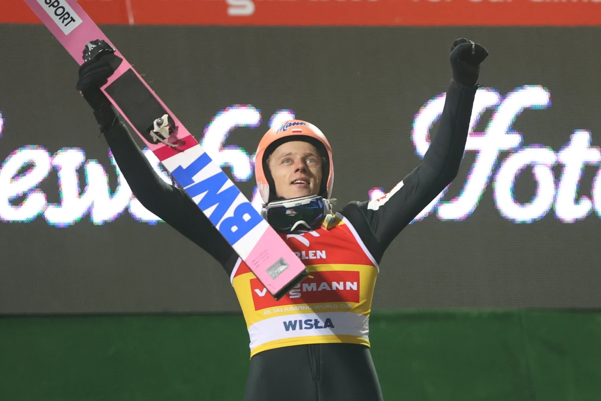 Dawid Kubacki wygrał drugi konkurs Pucharu Świata w skokach narciarskich w Wiśle. Polak po skokach na 131 m i 133,5 m pokonał drugiego Anze Laniska o 8,3 pkt. Podium uzupełnił Marius Lindvik. 9. miejsce zajął Piotr Żyła, a 23. był Paweł Wąsek.