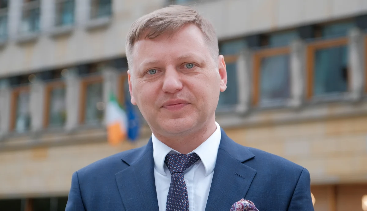 "Tarcza antyinflacyjna nie zniknie, ale możliwe są w niej zmiany" - mówił w internetowym radiu RMF24 szef Rządowego Centrum Analiz profesor Norbert Maliszewski. Jak zapowiedział, rząd ma w tym tygodniu zająć się limitem przychodowym dla sektora energetycznego. Prawdopodobnie zerowa stawka VAT na żywność pozostanie.