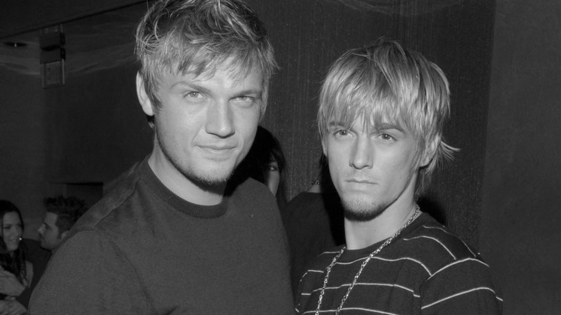 Aaron Carter nie żyje. Jego słynny brat Nick, występujący na co dzień w Backstreet Boys, miał z nim dość napięte relacje. Mimo to jego wzruszający wpis nie pozostawia złudzeń, że ich trudne kontakty kiedyś nie były tak złe, a braci łączyła więź.