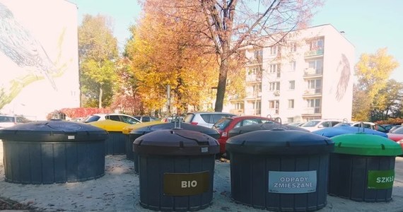 Mają być niewidoczne, a jednocześnie pomagać w utrzymaniu czystości w mieście. Mowa o podziemnych pojemnikach na śmieci, które niebawem powinny pojawić się w Szczecinie. Miasto ogłosiło właśnie przetarg na ich budowę.