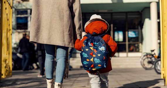 Zarzuty znęcania się nad trzyletnim dzieckiem usłyszeli rodzice z Chełma na Lubelszczyźnie. Matka została tymczasowo aresztowana. 