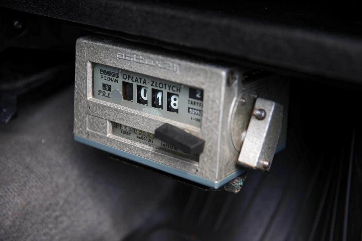 W reakcji na plagę gwałtów w taksówkach „z aplikacji” rząd zaostrzy wymóg weryfikacji kierowców. Chcą tego też same firmy - pisze wtorkowa "Rzeczpospolita". Zmiany "w środkach transportu zamawianych przez aplikacje" zawiera nowelizacja ustawy – Prawo o ruchu drogowym. 