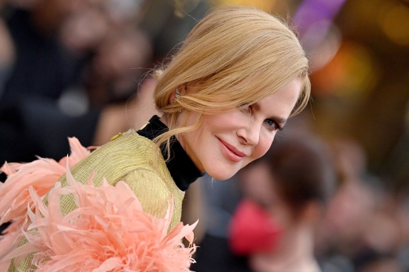 Nicole Kidman może poszczycić się nie tylko talentem aktorskim, ale także wokalnym, co udowodniła w filmie "Moulin Rouge" czy śpiewając w duecie z Robbiem Williamsem. Delikatny głos gwiazdy wybrzmiał ponownie na najnowszej płycie jej serialowego kolegi Luke'a Evansa - "A Song For You". Aktorzy wzięli na warsztat przejmujący utwór "Say Something", za który Christina Aguilera i A Great Big World otrzymali statuetkę Grammy.