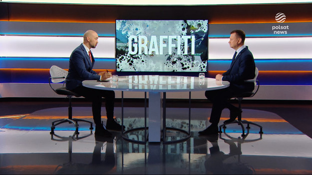 Gościem "Graffiti" w Polsat News był wicepremier, minister obrony narodowej Mariusz Błaszczak, który ujawnił, że pierwsze koreańskie czołgi i armatohaubice trafią do Polski w grudniu. Mają zasilić 16. Dywizję Zmechanizowaną w woj. warmińsko-mazurskim.