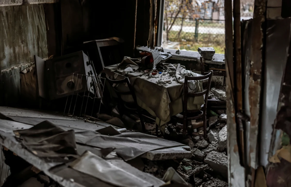 Zmobilizowani są rzucani przez armię rosyjską na rzeź w obwodzie ługańskim - podkreślił gubernator tego regionu na wschodzie Ukrainy Serhij Hajdaj. Zaznaczył, że ciała poległych nie są zabierane, a kolejni rosyjscy wojskowi dosłownie idą po trupach.