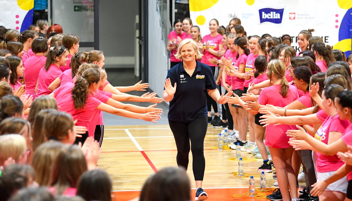 Cztery wielkie medalistki olimpijskie – w tym dwie mistrzynie! – wezmą udział w niezwykłej lekcji wychowania fizycznego tylko dla dziewcząt, która odbędzie się w środę, 9 listopada, w Katowicach. To będzie przedostatnia tegoroczna odsłona akcji „Mistrzynie w Szkołach”, realizowanej przez Fundację Otylii Jędrzejczak.