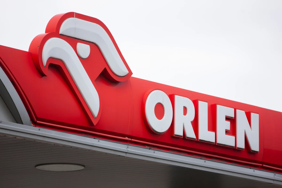 Przedstawiciele Grupy Orlen i Saudi Aramco rozmawiają o dostawach ropy naftowej do naszego regionu i perspektywach rozwoju petrochemii - przekazał na Twitterze prezes PKN Orlen Daniel Obajtek. Jak podkreślił, wytwarzanie zaawansowanych tworzyw to olbrzymia szansa dla zakładu Grupy Orlen w Gdańsku.
