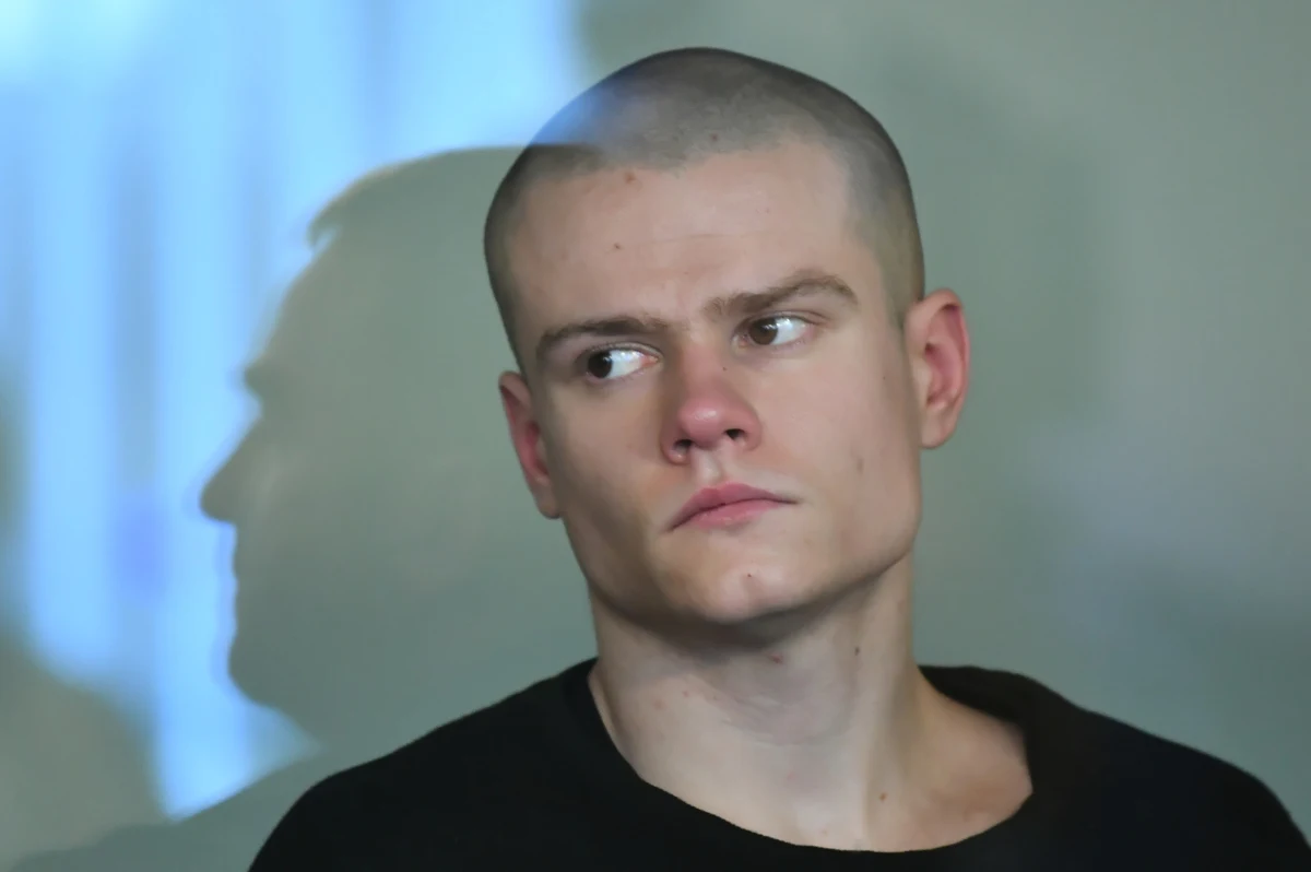 Dożywocie - taki wyrok wydał Sąd Apelacyjny w Gdańsku w procesie 22-letniego Patryka D. Mężczyzna zabił swoją byłą dziewczynę, Paulinę. Do zbrodni doszło w okolicach Nowego Dworu Gdańskiego w 2020 roku. Funkcjonariusze przez kilka szukali ciała dziewczyny, bo okazało się, że zabójca poćwiartował ciało i jego fragmenty ukrył w kilku miejscach. W śledztwie Patryk D. przyznał się do winy. 