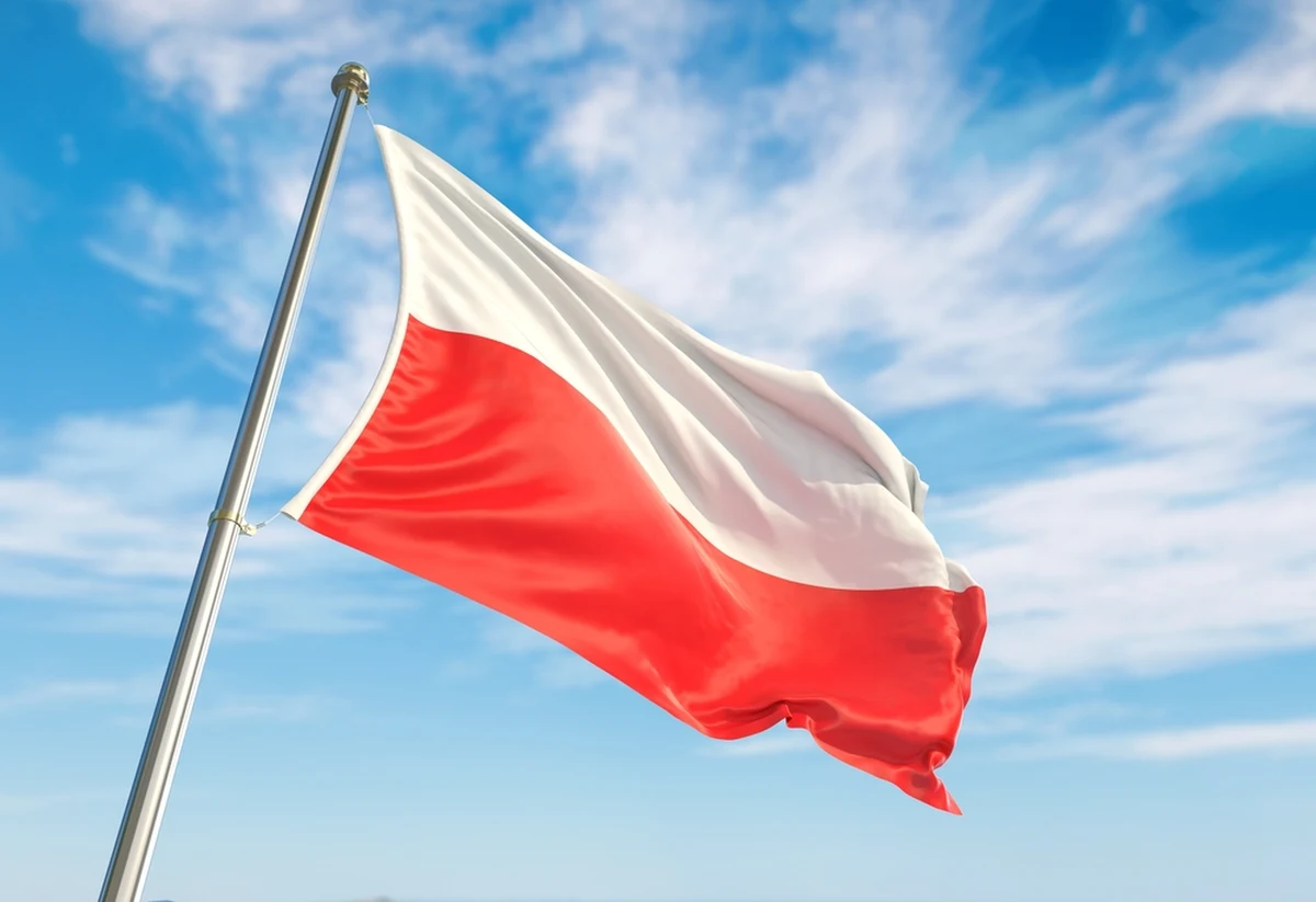 W najbliższy piątek obchodzimy Święto Niepodległości. Uroczystości będą odbywać się m.in. na Wawelu oraz na placu Matejki. W związku z tym zostaną wprowadzone chwilowe zmiany w kursowaniu miejskich autobusów i tramwajów. 