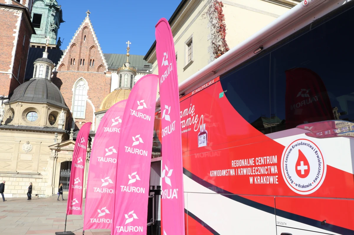 Wspólnota, symbole, zabytki i klimat - to główne hasła tegorocznego "Tygodnia Patriotycznego", który we wtorek rozpoczął się na Zamku Królewskim na Wawelu - można oddać krew, wziąć udział w grze terenowej oraz skorzystać ze strefy edukacyjnej i wypoczynkowej.