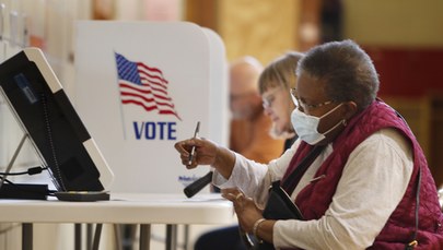 Masowe awarie maszyn wyborczych w Arizonie