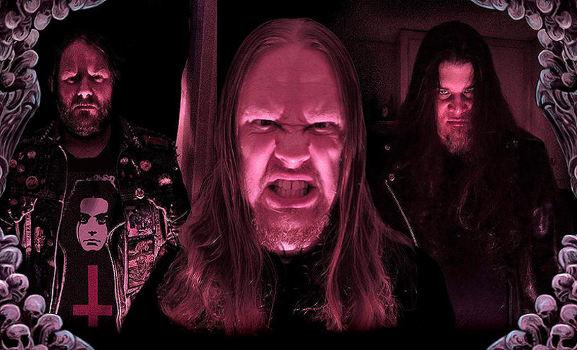 Szwedzkie deathmetalowe trio Revolting odlicza już dni do premiery ósmego longplaya.