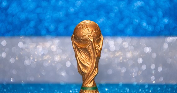 Piłkarz reprezentacji Argentyny Giovani Lo Celso, jeden z bohaterów zwycięskich mistrzostw Ameryki Południowej 2021, nie zagra w mundialu w Katarze z powodu kontuzji. W grupie C "Albicelestes", mający wiele kłopotów zdrowotnych, zmierzą się m.in. z Polską.