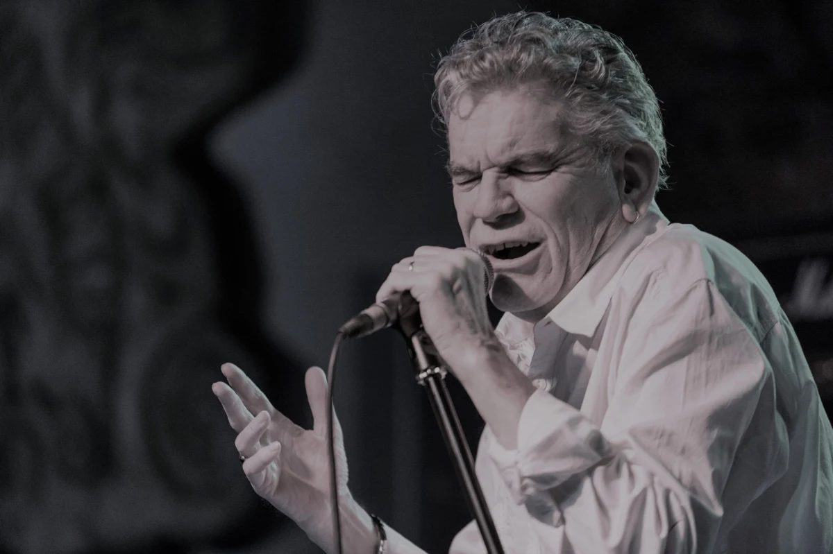 Dan McCafferty, były wokalista szkockiej hard-rockowej grupy Nazareth, zmarł w wieku 76 lat - przekazał jego były kolega z zespołu, basista Pete Agnew.
