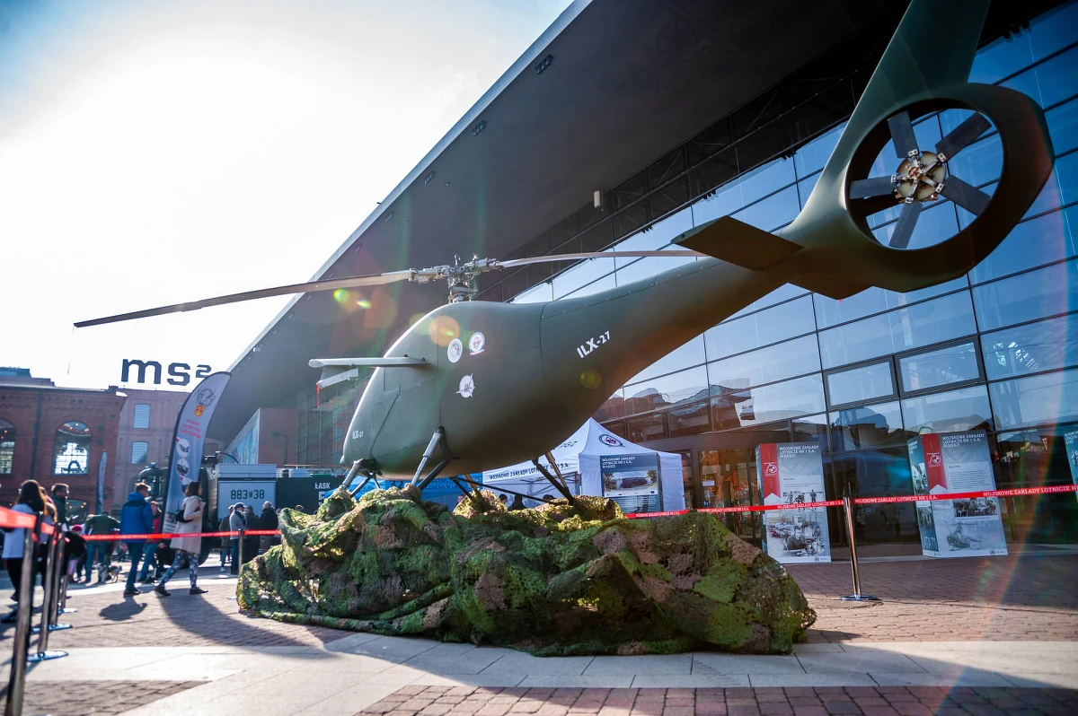 10-metrowy śmigłowiec bezzałogowy ILX, wojskowy robot pirotechniczny z bazy lotnictwa w Łasku oraz czołg T55 z prywatnej kolekcji - to tylko przedsmak emocji, na jakie mogą liczyć wielbiciele militariów na XI Pikniku Niepodległościowym w łódzkiej Manufakturze. O nadzwyczajną oprawę zadbają grupy rekonstrukcyjne i stowarzyszenia wojskowe. Początek w piątek (11 listopada) o 11.00 na Rynku Włókniarek Łódzkich. 