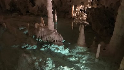 Wspaniały kompleks jaskiń we Włoszech. Poznajcie Grotte di Frasassi