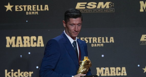 Piłkarz Barcelony Robert Lewandowski otrzymał "Złotego Buta" 2021/2022 - nagrodę dla najlepszego strzelca w europejskich ligach. "Złoty But" trafił do Lewandowskiego po raz drugi.