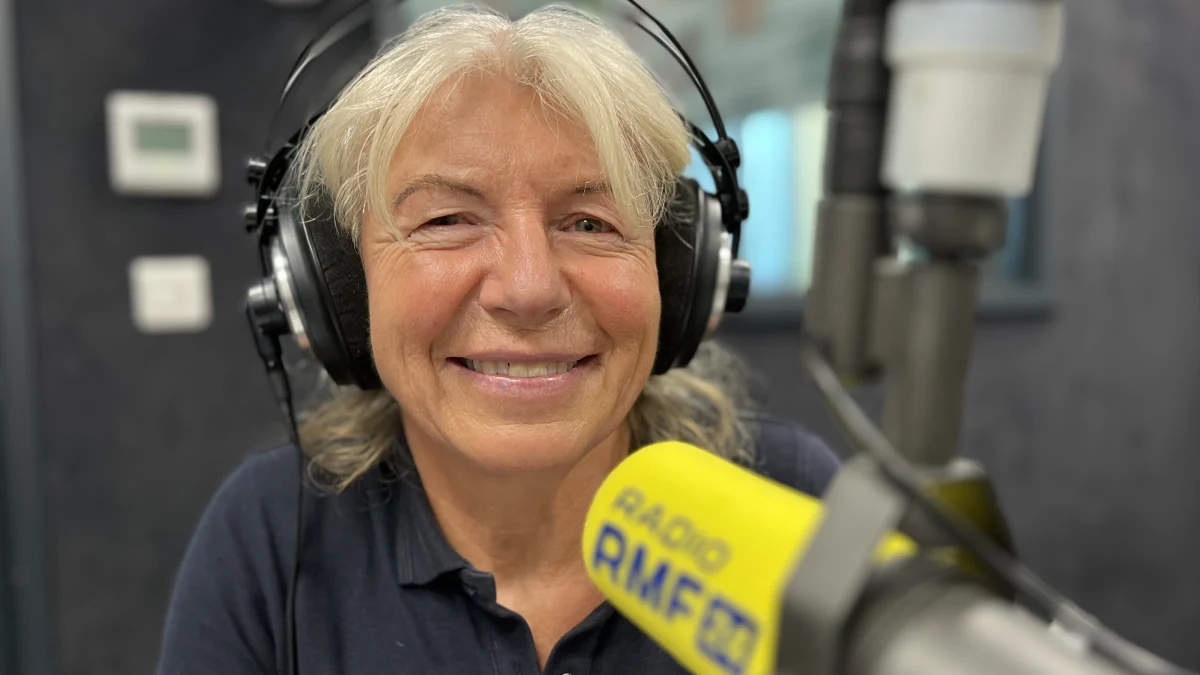 "Ustaliłam z właścicielem łódki – i on oczywiście natychmiast to zrozumiał – że dla mnie jest bardzo ważne, żeby płynąć z polską flagą. I mimo że nie było to całkiem zgodne z przepisami, bo łódka miała papiery niemieckie, to ja dumnie miałam tę polską flagę" - mówiła w Radiu RMF24 Joanna Pajkowska, żeglarka, kapitan jachtowy i ratownik morski w rozmowie z Krzysztofem Urbaniakiem. Nasza żeglarka była jednym z gości specjalnego programu z okazji Święta Niepodległości. Oddaliśmy głos tym, którzy z Biało-Czerwoną ruszali po niezdobyte. 