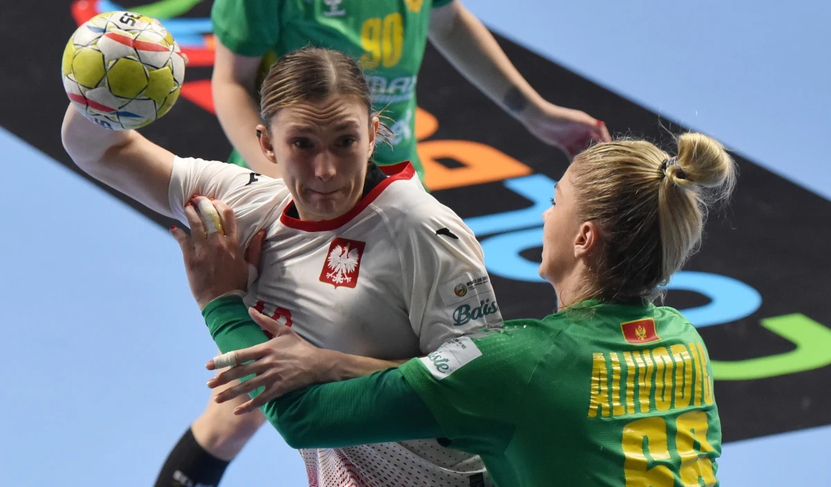 Polskie piłkarki ręczne przegrały z Czarnogórą 23:26 w swoim trzecim meczu mistrzostw Europy. Tym samym podopieczne Arne Senstada odpadły z turnieju, bo niekorzystnym wynikiem zakończyło się spotkanie Niemek z Hiszpankami.