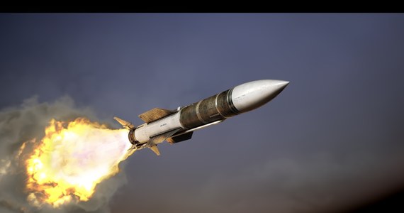 Irańskie wojsko opracowało nowy rodzaj pocisku hipersonicznego - oświadczył generał Amir Ali Hadżizade cytowany przez półoficjalną irańską agencję Tasnim. Broń może przedrzeć się przez wyrafinowane systemy obrony przeciwlotniczej. 