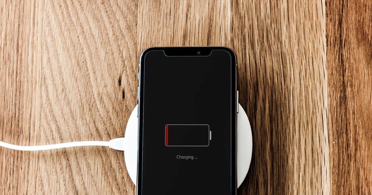 Wymiana baterii czy telefonu. Co się bardziej opłaca?