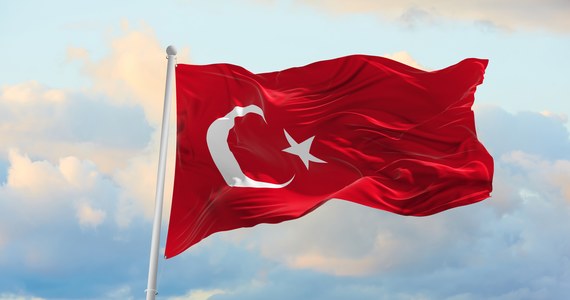 Turcja może zostać wykluczona z Rady Europy, ponieważ nie zastosowała się do decyzji Europejskiego Trybunału Praw Człowieka - podaje Reuters, powołując się na ekspertów. ETPCz nakazał uwolnienie skazanego na dożywocie tureckiego opozycjonisty Osmana Kavali.