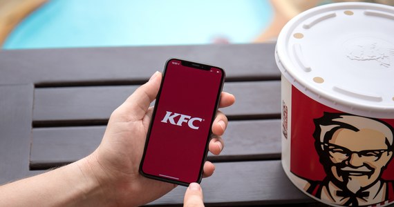 KFC przeprasza za wysłanie do klientów w Niemczech informacji o promocji, namawiającej ich, by raczyli się w rocznicę Nocy Kryształowej chrupiącym kurczakiem. 