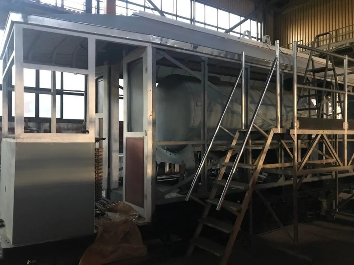 ​Klubu Sympatyków Transportu Miejskiego z Wrocławia remontuje zabytkowy wagon opryskiwacza z 1927 roku. Kiedy już zyska nowy blask, posłuży do podlewania zielonych torowisk w mieście.