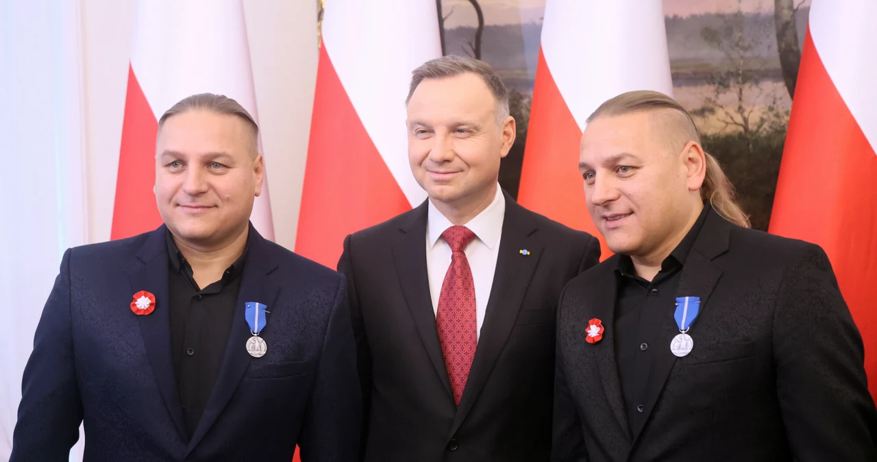 Prezydent wręczył odznaczenia państwowe. Medale otrzymali m.in. bracia Paweł i Łukasz Golec