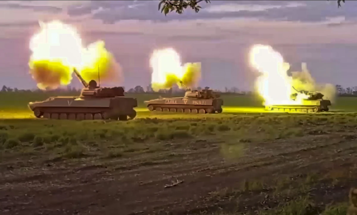 Wojska rosyjskie podczas odwrotu z prawego (zachodniego) brzegu Dniepru zniszczyły Most Antonowski na Dnieprze. Informują o tym ukraińskie media, powołując się mieszkańców, a także na rosyjskie doniesienia i nagrania.