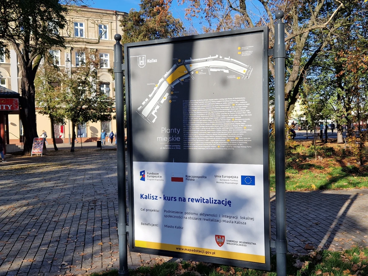 Najstarsze miasto w Polsce położne w samym środku kraju, w tzw. Trójkącie Bermudzkim między Wrocławiem, Łodzią, a Poznaniem to aglomeracja dotknięta takimi samymi problemami jak większość małych i średnich miejscowości w Polsce. Dlatego to najlepsze miejsce do rozmowy o tym, jak przezwyciężyć bieżące problemy i rozwijać te ośrodki miejskie i ich otoczenia. „Do tej pory musieliśmy jeździć na takie konferencje do dużych miast, teraz zapraszamy do nas” – mówi w rozmowie z RMF FM Krystian Kinastowski – prezydent Kalisza. Organizatorem kongresu jest „Latarnik Kaliski” – lokalny portal miejski, który oprócz bieżących informacji dla mieszkańców oferuje także liczne opracowania i materiały analityczne mające na celu pomoc lokalnym władzom, przedsiębiorcom i mieszkańcom w rozwoju miasta. 