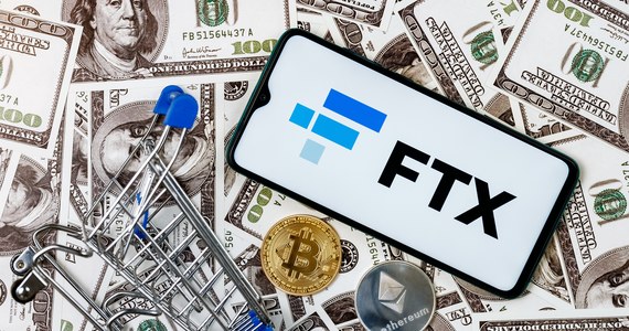 Gigantyczne problemy FTX. To trzecia największa na świecie giełda kryptowalut założona przez Sama Bankmana-Frieda. Firma zaczęła się mocno chwiać, gdy wyszło na jaw, że może nie być wypłacalna. W tym upadku "pomógł" jej konkurent, Binance. To największy gracz na rynku krypto. Wyjaśniamy, o co w tym wszystkim chodzi.