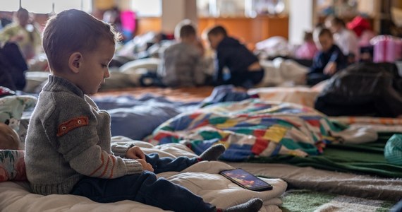 Polski rząd we współpracy z Kijowem zmienia strategię wobec uchodźców wojennych. Temu ma służyć budowa osiedli kontenerowych dla 20 tys. uchodźców wewnętrznych – pisze "Rzeczpospolita".