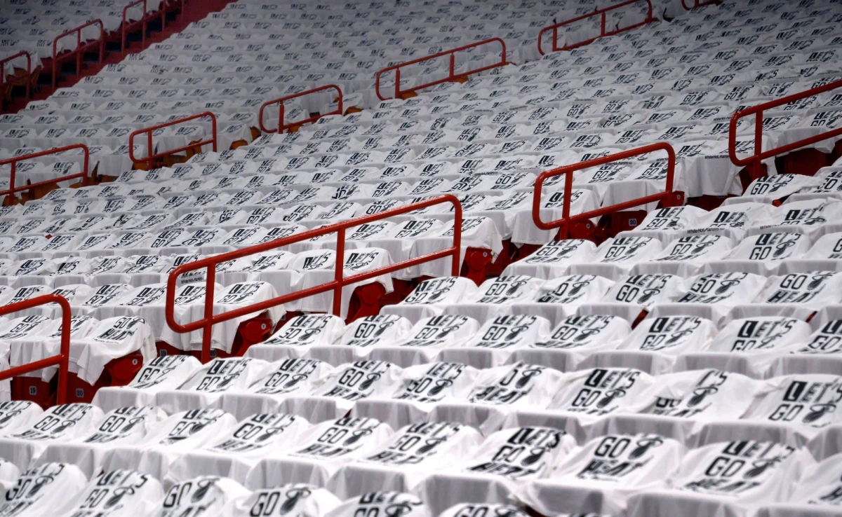 ​Firma, która od hrabstwa Miami-Dade wykupiła prawa do nazwy hali, w której grają koszykarze NBA Miami Heat, zbankrutowała. Oznacza to, że nazwa FTX Arena w Miami przestaje właśnie istnieć.