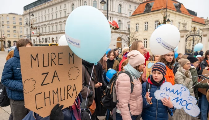 Uczniowie przed Pałacem Prezydenckim. Domagali się spotkania z Andrzejem Dudą