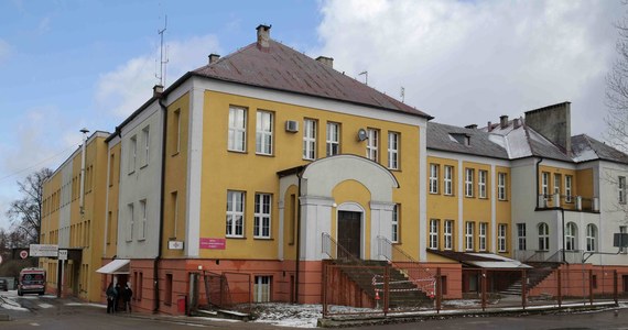 W szpitalu powiatowym w Nidzicy oficjalnie otwarto we wtorek pierwszy w województwie warmińsko-mazurskim oddział geriatryczny. Do dyspozycji pacjentów jest tam 28 łóżek.