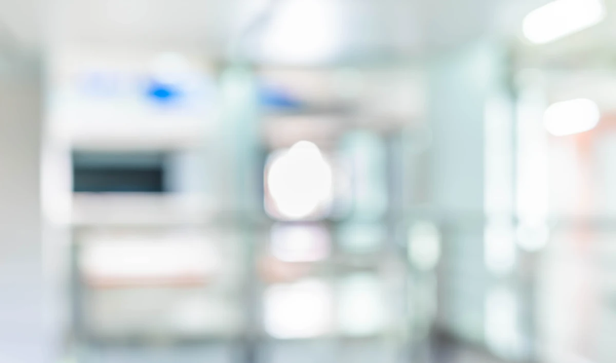 Nowoczesny sprzęt do radioterapii śródoperacyjnej będzie pomagał w leczeniu pacjentów Wielkopolskiego Centrum Onkologii w Poznaniu. Lecznica połączyła siły z Narodowym Centrum Badań Jądrowych w celu stworzenia nowego akceleratora dedykowanego radioterapii śródoperacyjnej.