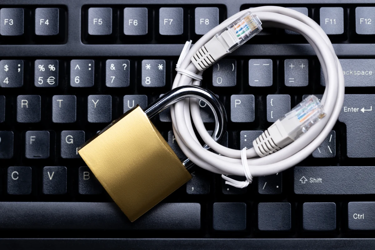 Powstanie nowa siedziba poznańskiego zarządu Centralnego Biura Zwalczania Przestępczości – podała we wtorek wielkopolska policja. Zastępca KWP podinsp. Violetta Mójta podpisała z wykonawcą umowę na modernizację obiektów przy ul. Taborowej.