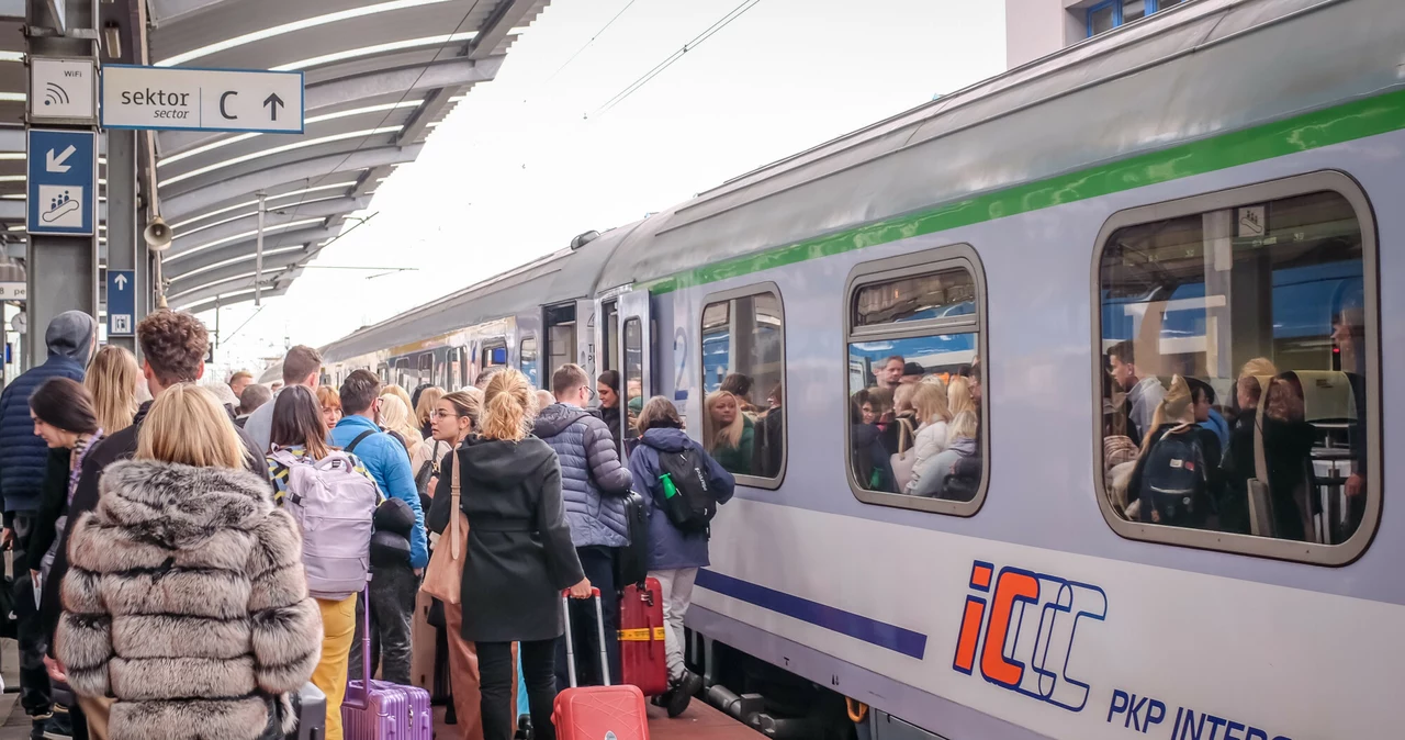 PKP Intercity ma problem z opóźnieniami pociągów. UTK wyjaśnia, że wina za niedotrzymanie rozkładu jazdy niekoniecznie leży po stronie spółki