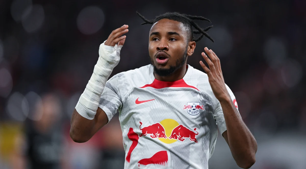 Selekcjoner reprezentacji Francji Didier Deschamps ma kolejny problem. Z powodu kontuzji z kadry na mistrzostwa świata w Katarze wypadł ​Christopher Nkunku.