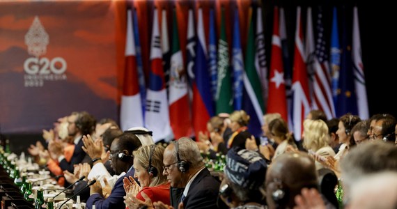 Większość członków grupy G20 stanowczo potępiła rosyjską napaść na Ukrainę - napisano w deklaracji przywódców przyjętej podczas szczytu na indonezyjskiej wyspie Bali. Szefowie państw G20 sprzeciwili się również groźbom użycia broni jądrowej.