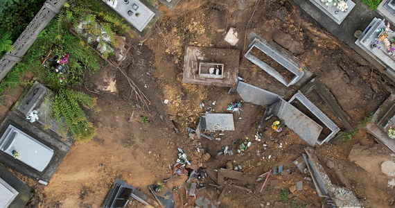 23 listopada powinny być znane pełne wyniki badań geofizycznych przeprowadzonych na cmentarzu w Trzebini, gdzie 20 września zapadła się ziemia. Spółka Restrukturyzacji Kopalń wdrożyła procedurę odszkodowawczą.