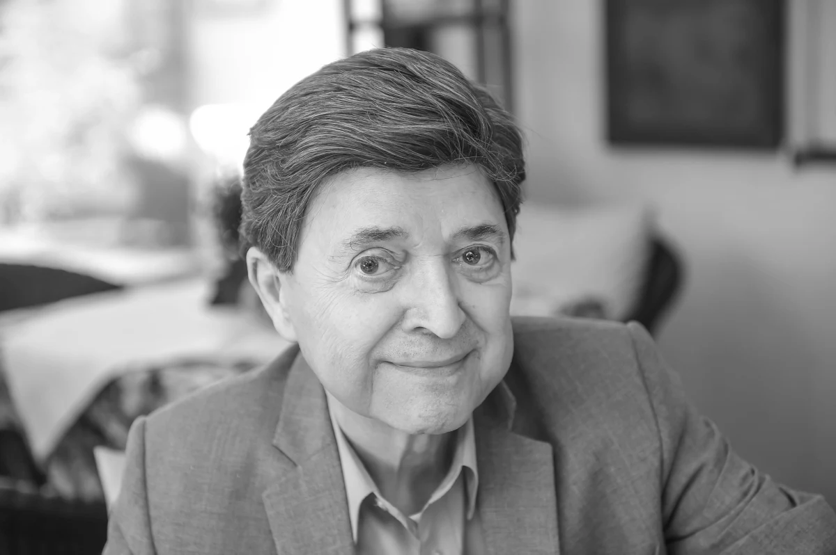 Uroczystość pogrzebowa rozpocznie się mszą świętą o godz. 11:30 w środę, 23 listopada, kościele Świętego Krzyża przy ul. Krakowskie Przedmieście 3 w Warszawie – poinformowała menadżerka artysty Violetta Lewandowska. Jerzy Połomski zmarł w poniedziałek, miał 89 lat.