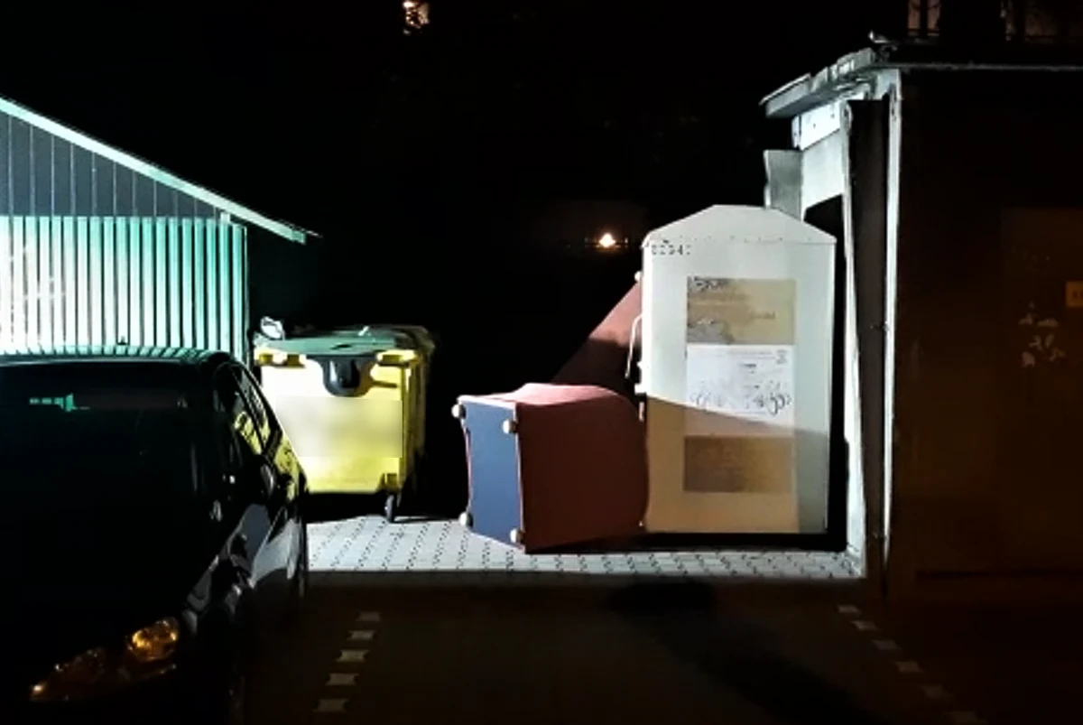 Młody Słowak został złapany na gorącym uczynku podczas włamania do kontenera z używaną odzieżą w Nowym Sączu. W trakcie śledztwa okazało się, że dwudziestolatek ma na swoim koncie 101 takich kradzieży z włamaniem.